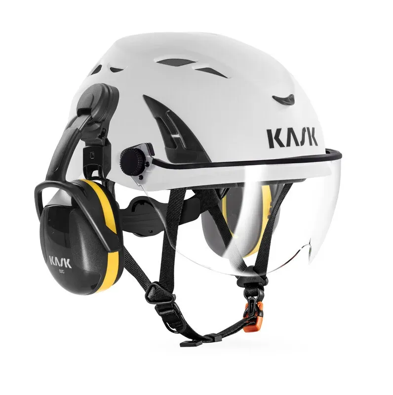 KASK praktisk hjälm vid övning av dörrforcering